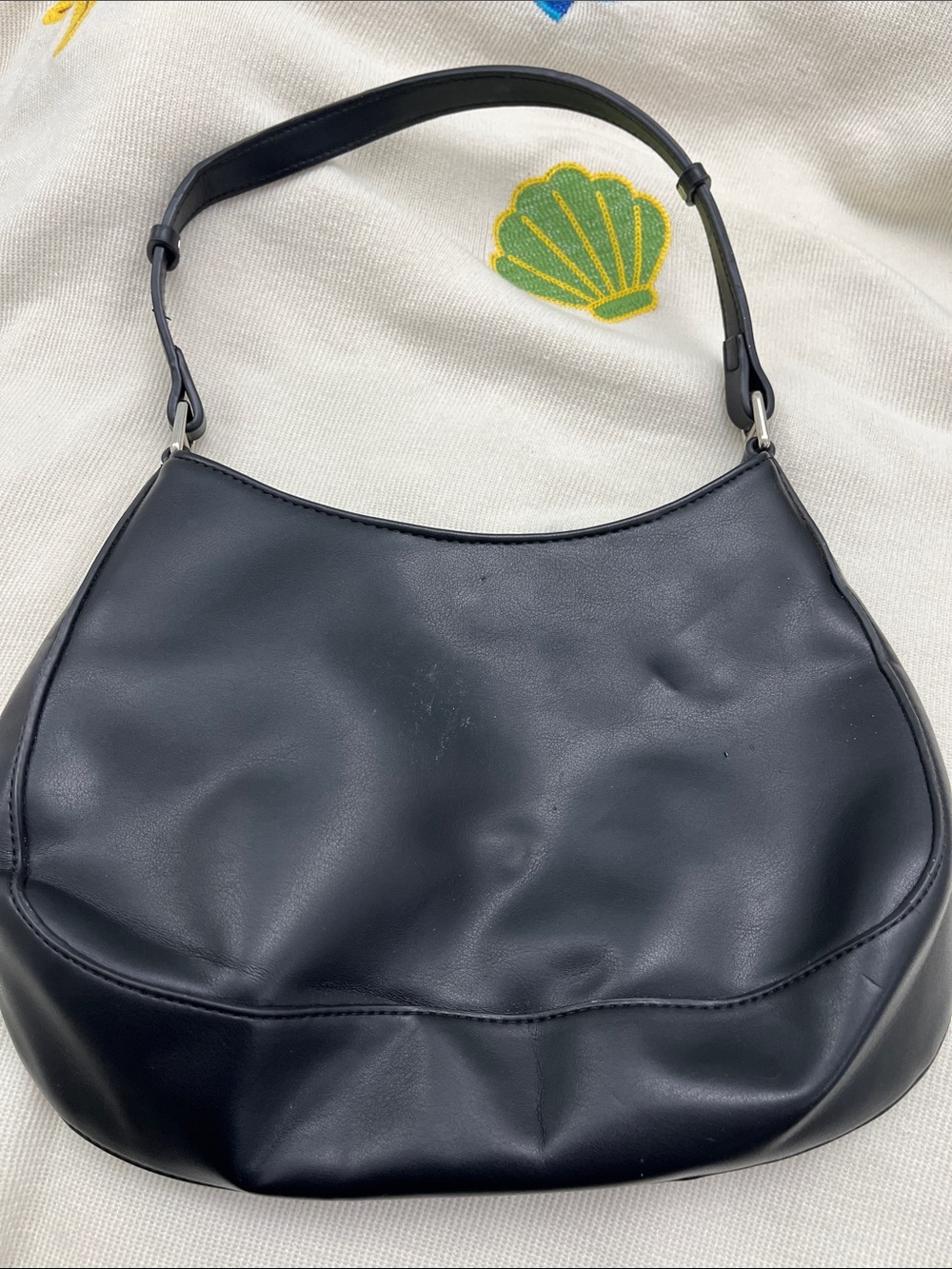 Classic Black Shoulder Bag - Timeless Minimalist Design